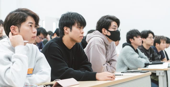 全学生の入学金、授業料が不要