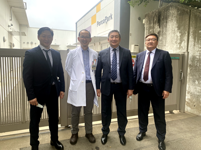 モンゴル国立医科大学から､3名の先生が見学に来られました。
