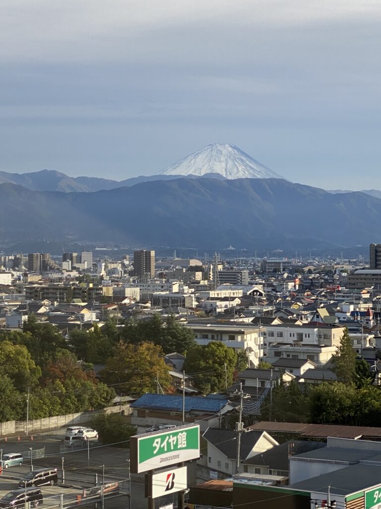 会場ホテルから撮影した富士山の写真